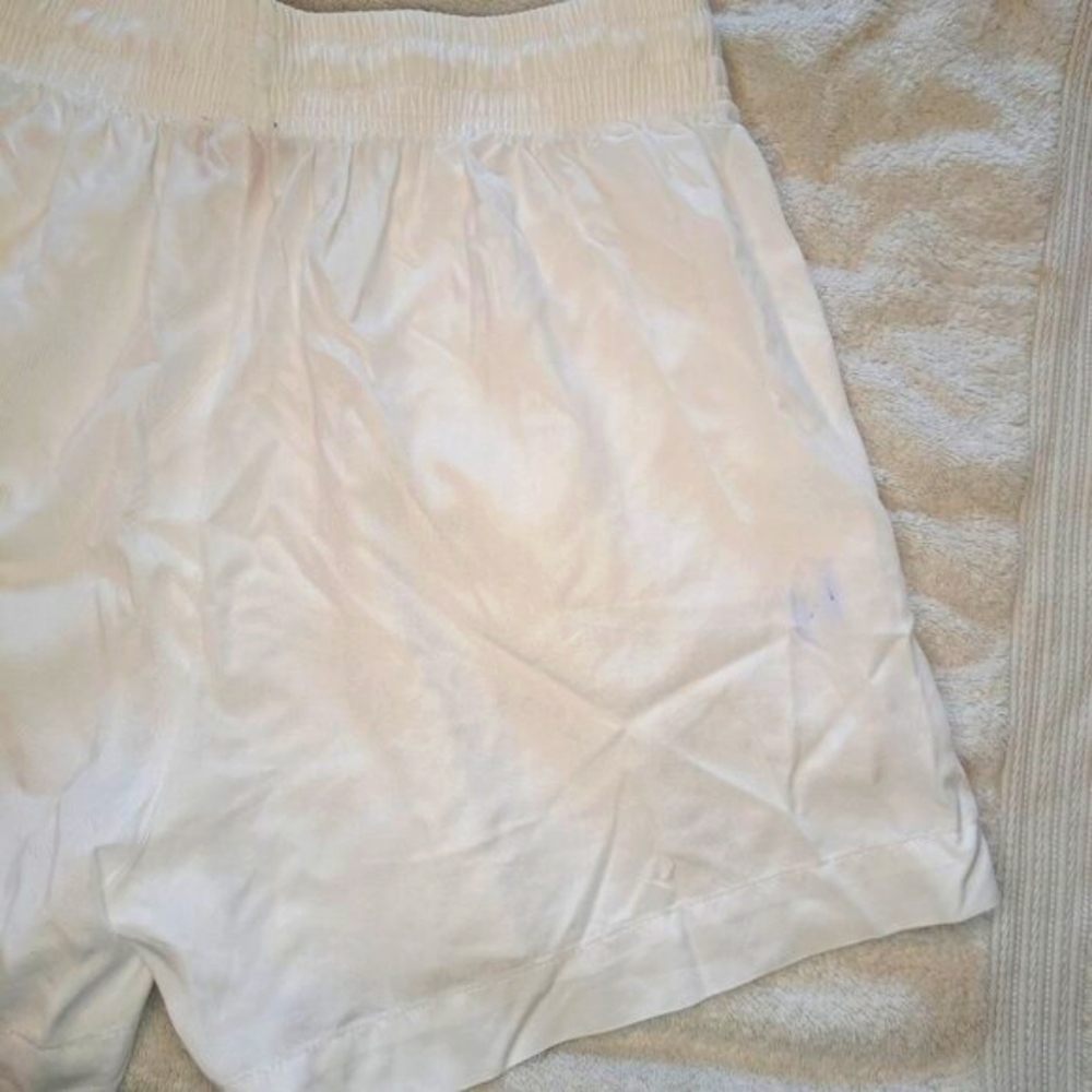 NEW Vince Camuto White Lyocell Lightweight Shorts With Pockets Size Medium - Picture 6 of 7